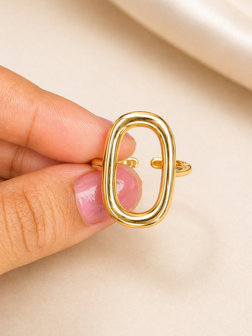 Anillo dorado ajustable en acero inoxidable con diseño orgánico del set Reina de Oros