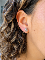 Aretes plateados pequeños con strass de acero inoxidable