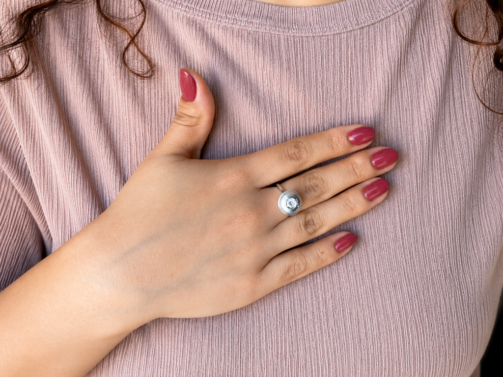 Anillo Vega Plateado - Anti ansiedad